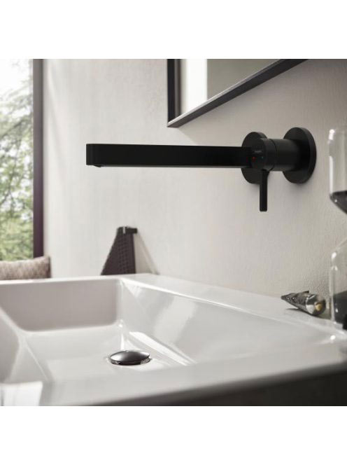 Hansgrohe Finoris egykaros falsík alatti mosdócsaptelep, 22,5 cm-es kifolyóval matt fekete 76050670